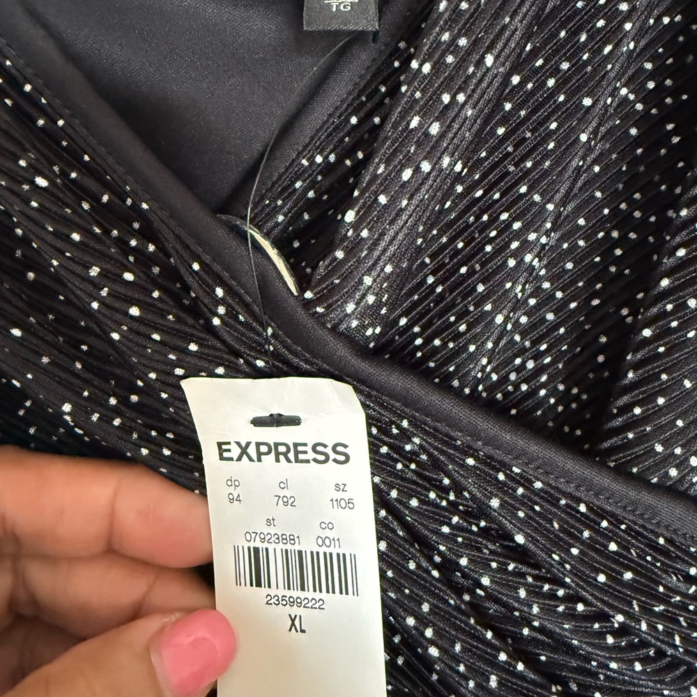 EXPRESS PLEATED SHIRT ROMPER XL NWT - Picture 7 of 7